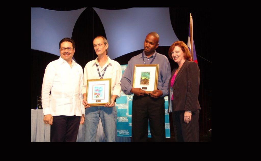 Receiving CHA award for Excellence in tourism reporting | 2004